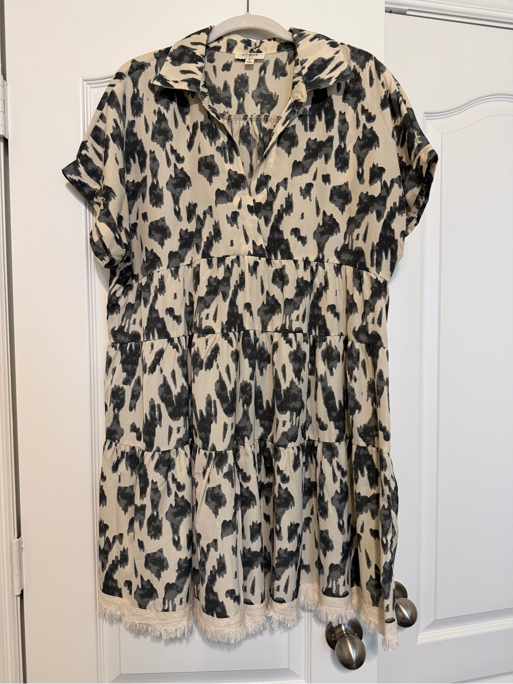Umgee Black and Cream Tiered Short Sleeve Dress with Fringe